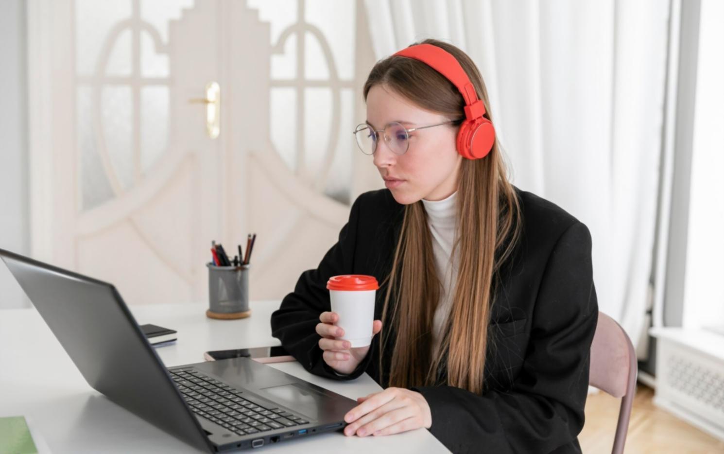 Professionelle Geschäftspartner bei strategischer Besprechung